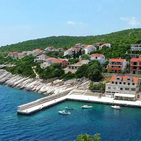 First Row Apartment Zavalatica
