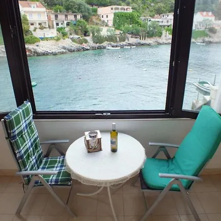 Apartment First Row Zavalatica