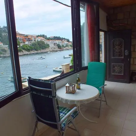 First Row Apartment *