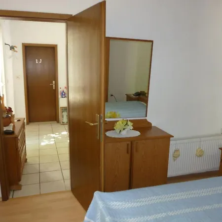 Apartment First Row *