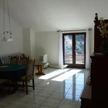First Row Apartment Zavalatica