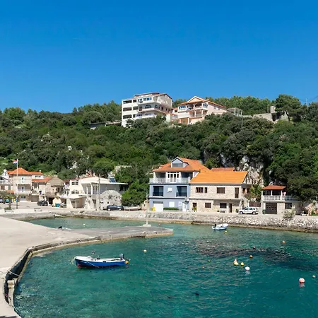 First Row Appartamento *