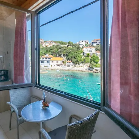 Appartamento First Row