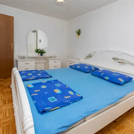 First Row Apartment *