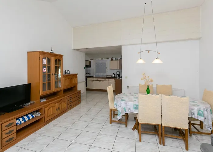 First Row زافالاتيكا